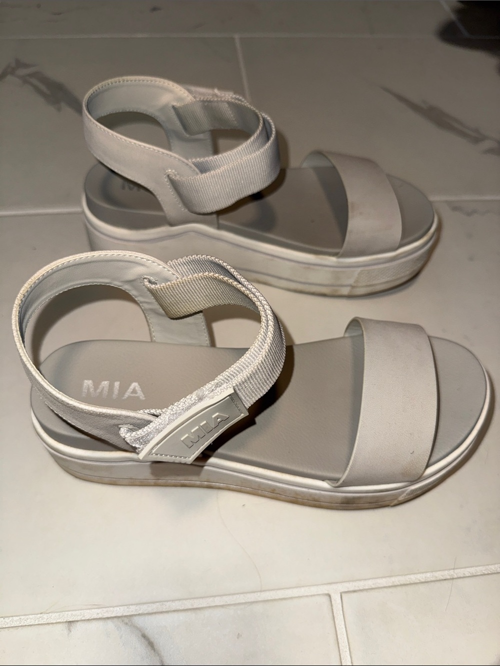 MIA Women’s Grey & White Velcro Ankle-Strap Platform Sandals - Picture 2 of 3